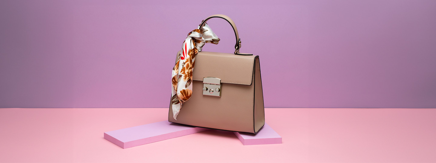 Lila & Rosa Hintergrund mit Tasche